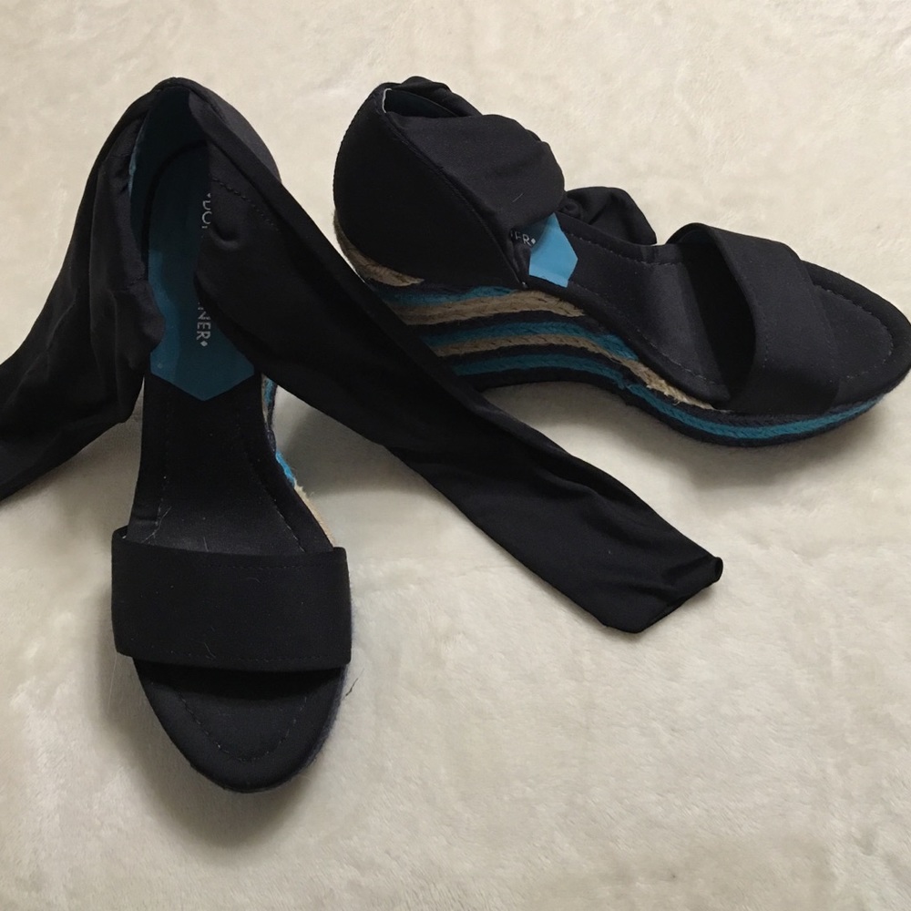 Donald J Pliner Wedges